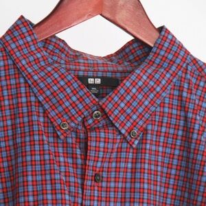 Uniqlo Men's Red and Blue Plaid Checked Long-Sleeve Button Down Shirt